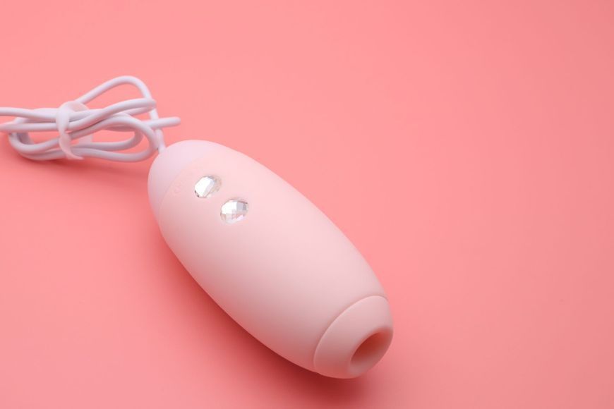 Вакуумный стимулятор с виброяйцом 2-в-1 KISSTOY Miss VV Pink SO3761 фото